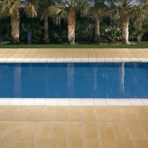 Plaqueta Ranurada Crema 50x25x5 cm