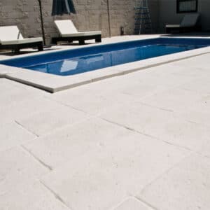 suelo exterior piscina palacio cava